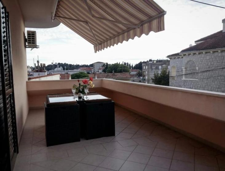 Apartmani Jovic Макарска Экстерьер фото