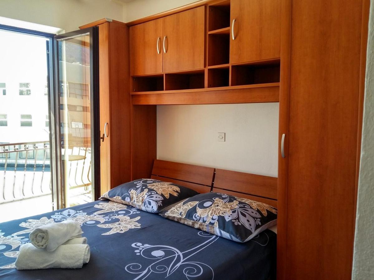 Apartmani Jovic Макарска Экстерьер фото